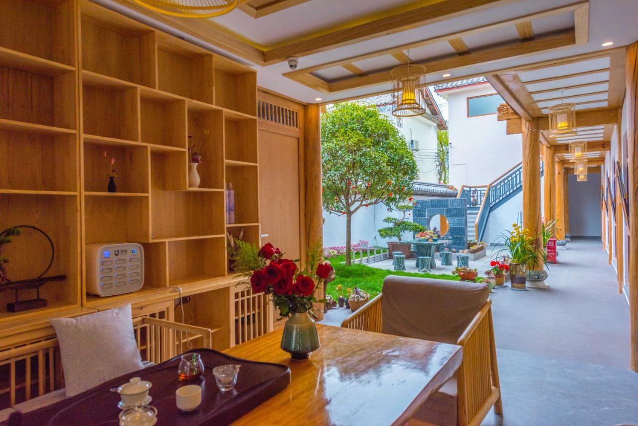 Peer & Forever Guest House Lijiang  Exteriör bild